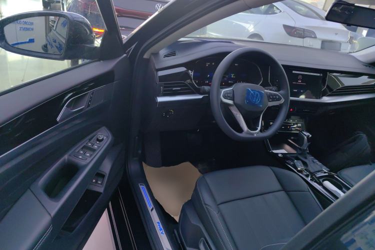 Used Volkswagen Passat New Energy 2025 430 PHEV Hybrid Business Edition Driver Seat