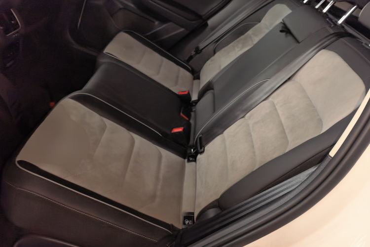 Used Volkswagen Tayron X 2020 330TSI Two-Wheel Drive Luxury Smart Connectivity Version Left Rear Seat