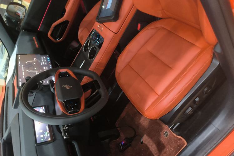 Used Ford Bronco 2026 Model Ink Diamond Range-Extended Left Front Seat