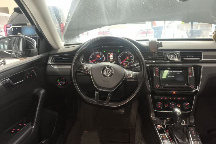 Used Volkswagen Passat 2017 330TSI DSG Prestige Edition
