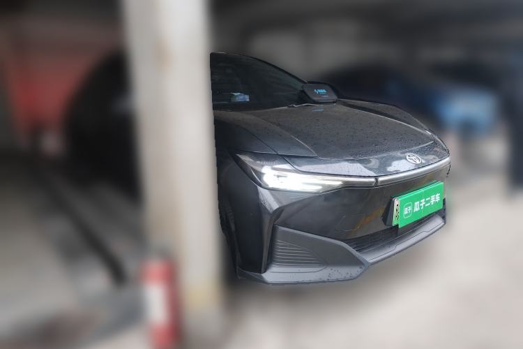 Used Toyota bZ3 2023 517 km Elite PRO Front Right 45 Deg