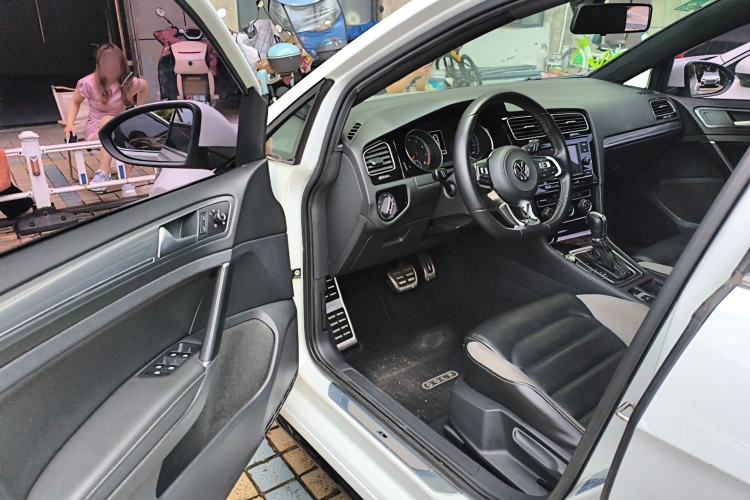 Used Volkswagen Golf 2018 280TSI Automatic R-Line Model Driver Seat