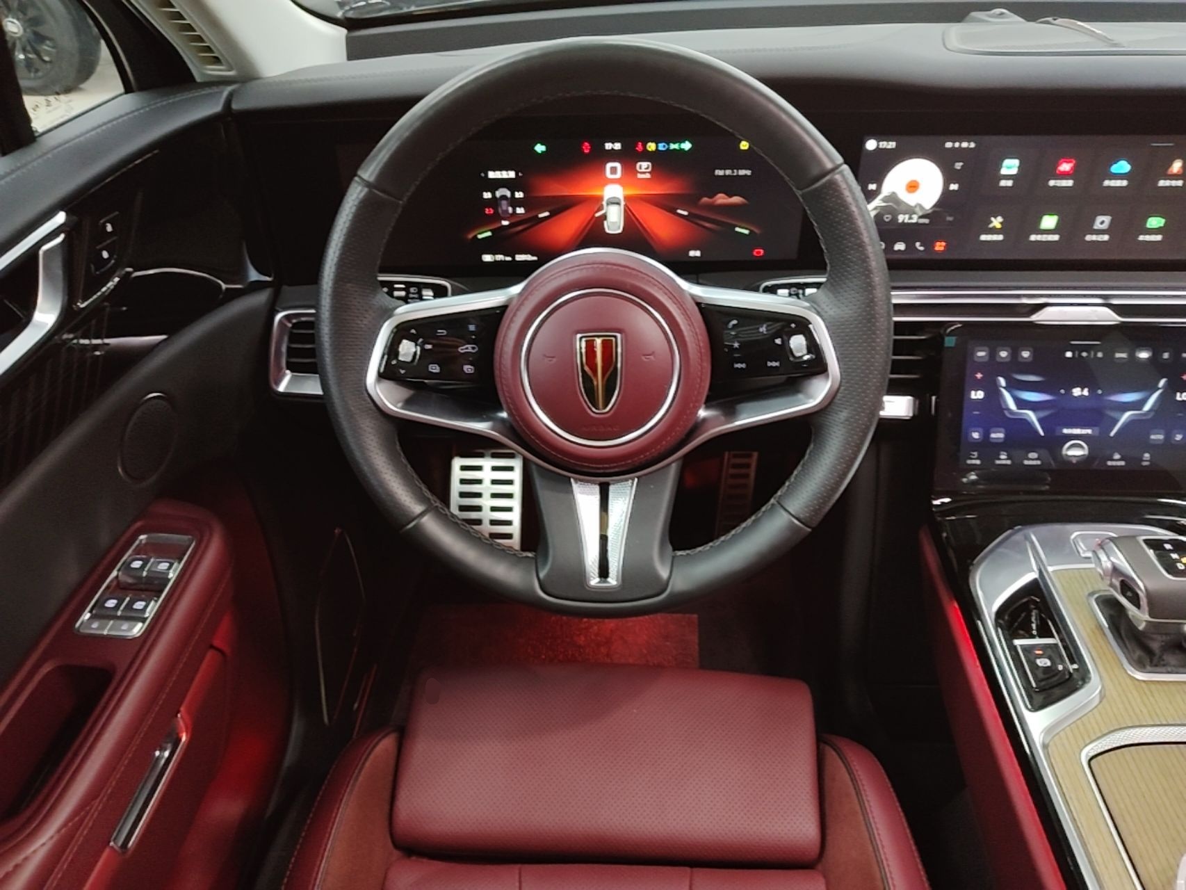 Hongqi E-HS9 2022 690 km Range Flagship Edition Six Seats — снимка 13
