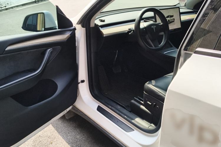 Used Tesla Model Y 2022 Rear-Wheel-Drive Version