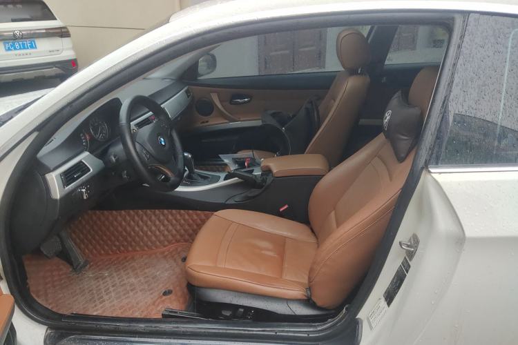 Used BMW 3 Series 2011 325i two-door coupe
