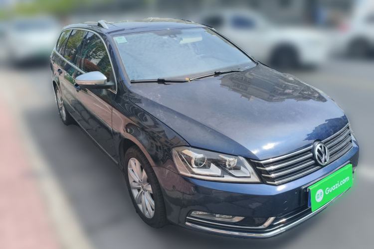 Used Volkswagen Magotan 2012 Travel Edition 2.0 TSI Luxury Version Front Right 45 Deg