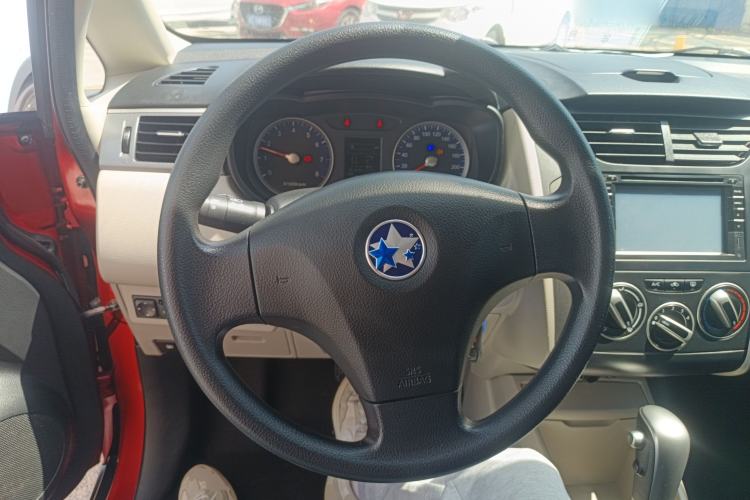 Used Venucia R50 2015 1.6L Automatic Fashion Edition