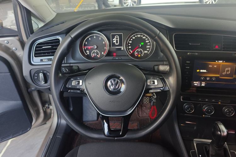 Used Volkswagen Golf 2020 200TSI DSG Comfortable and Ambitious Edition