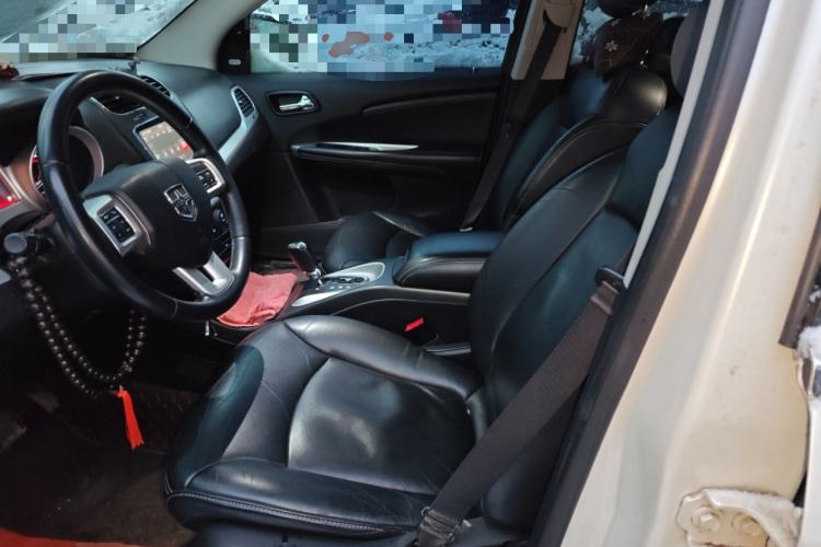 Used Dodge Journey 2013 2.4L Two-Wheel Drive Luxury Version