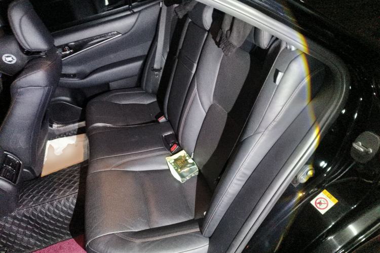 Used Toyota Crown 2015 2.0T Fashion Edition
