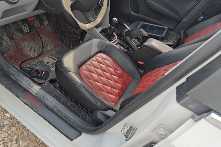 Used Skoda Rapid 2016 1.6L Manual Front-Wheel-Drive Version Left Front Seat