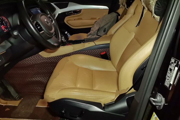 Used Volvo XC90  Left Front Seat