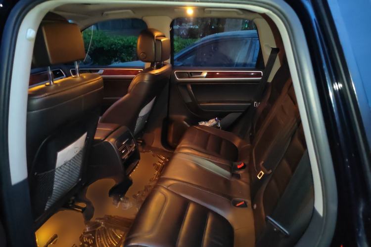 Used Volkswagen Touareg 2011 3.0 TSI Standard Version Left Rear Seat