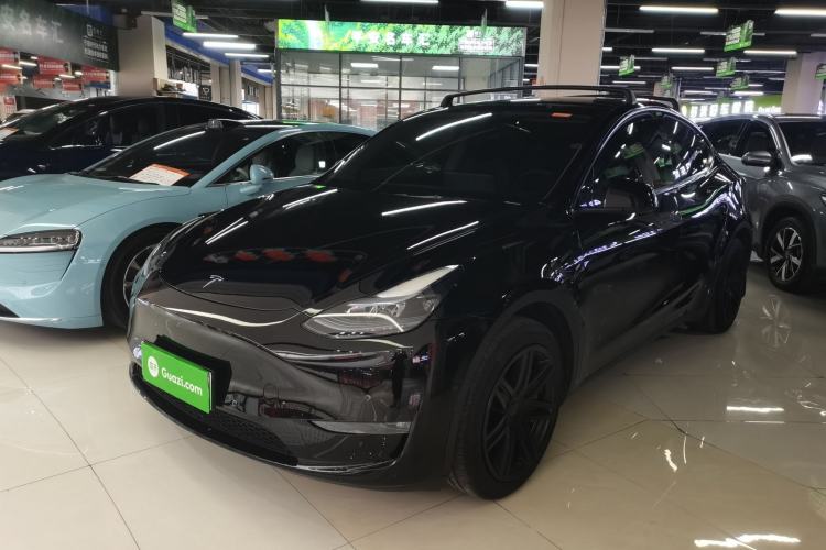 Used Tesla Model Y 2023 Long-Range All-Wheel-Drive Version