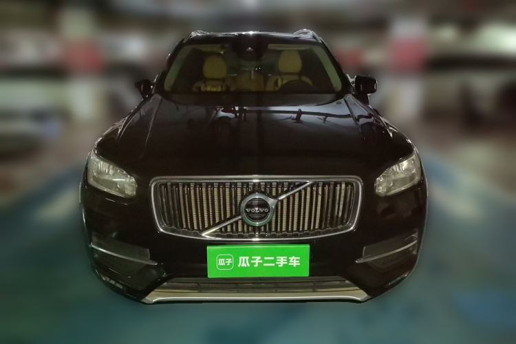 Used Volvo XC90  Front