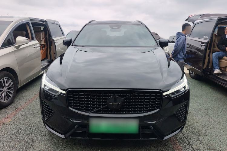 Used Volvo XC60 New Energy 2025 Plug-in Hybrid Long-Range All-Wheel Drive Zhiyuan Extreme Night Black Edition Front