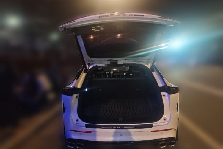 Used CHANGAN OSHAN Z6 2022 Blue Whale 1.5T DCT Smart Edition Urban Version Trunk