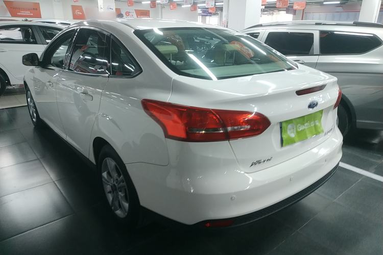 Used Ford Focus 2015 Sedan 1.6L Automatic Comfort Model
