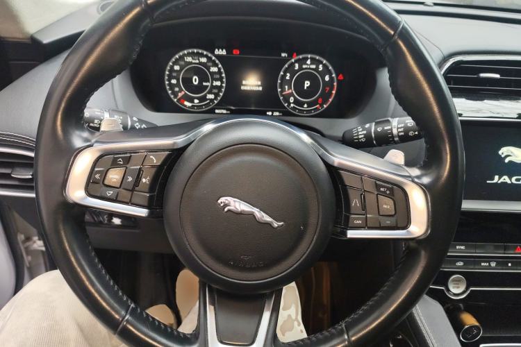 Used Jaguar F-PACE 2020 2.0T Rally Edition Steering Wheel