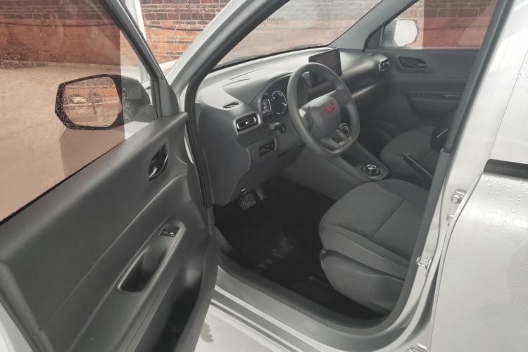 Used Wuling Hongguang New Energy 2025 Extended-Range Hybrid 50 km Standard Version