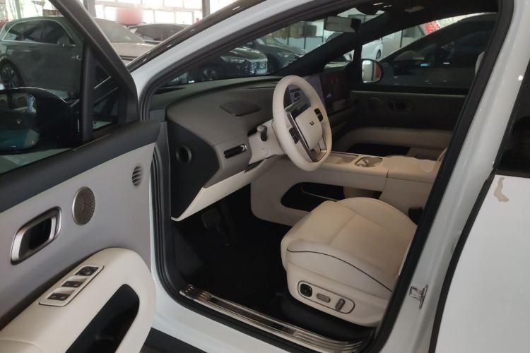 Used Li Auto i6 2025 Model Two-Wheel-Drive Standard Type Driver Seat