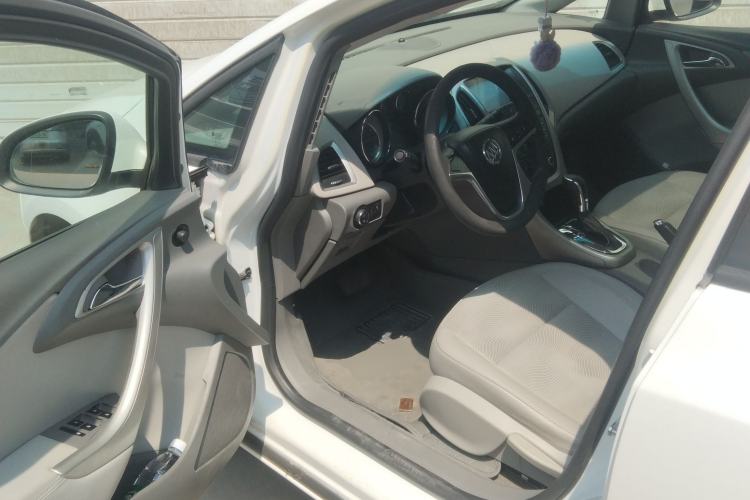 Used Buick GT 2012 XT 1.6L Automatic Comfort Edition Driver Seat