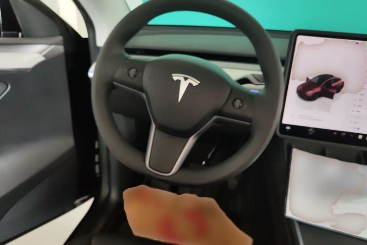 Used Tesla Model Y 2023 Long-Range All-Wheel-Drive Version