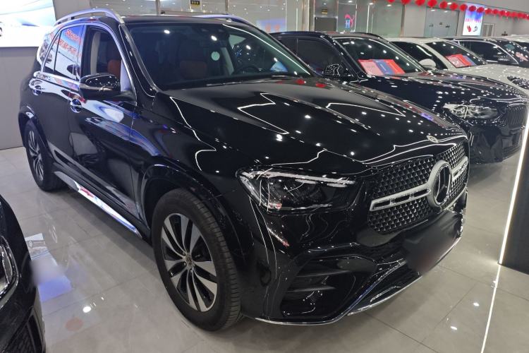 Used Mercedes-Benz GLE 2024 GLE 350 4MATIC Stylish Model Front Right 45 Deg