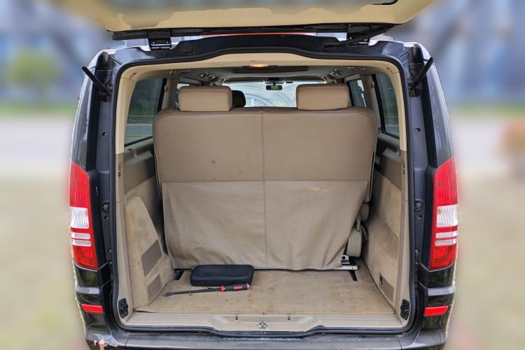 Used Mercedes-Benz Viano 2011 2.5L Luxury Edition Trunk