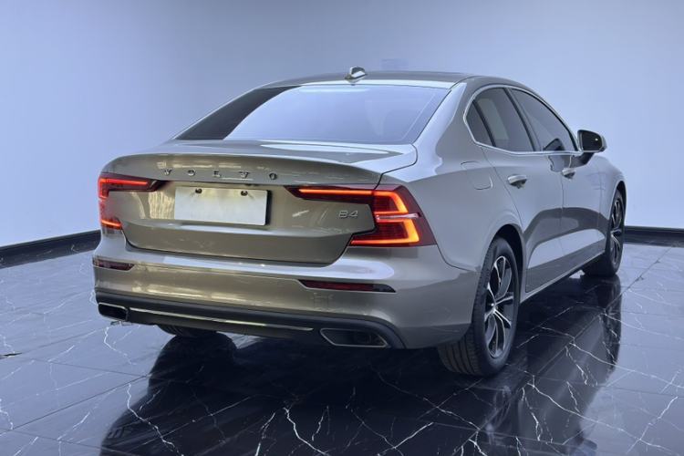 Used Volvo S60 2022 B4 Zhiyi Luxury Edition
