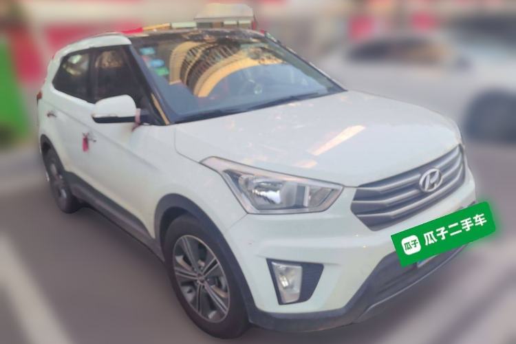 Used Hyundai ix25 2015 1.6L Automatic Two-Wheel Drive Smart GLS Trim Front Right 45 Deg