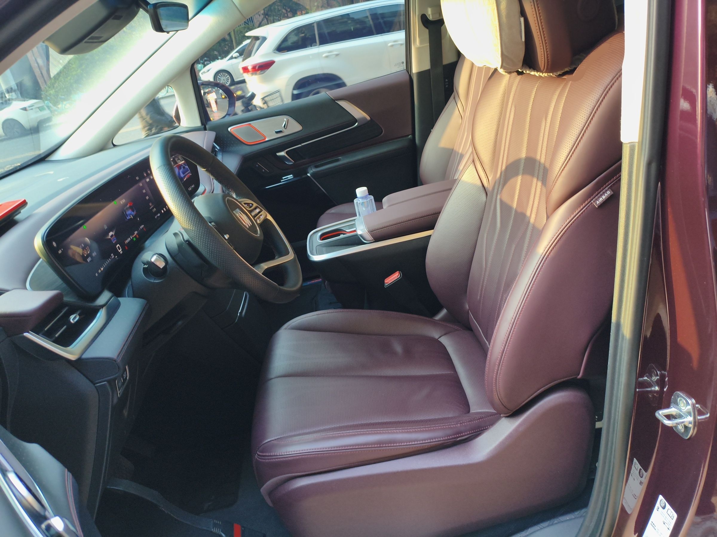 Переднее сиденье в автомобиле