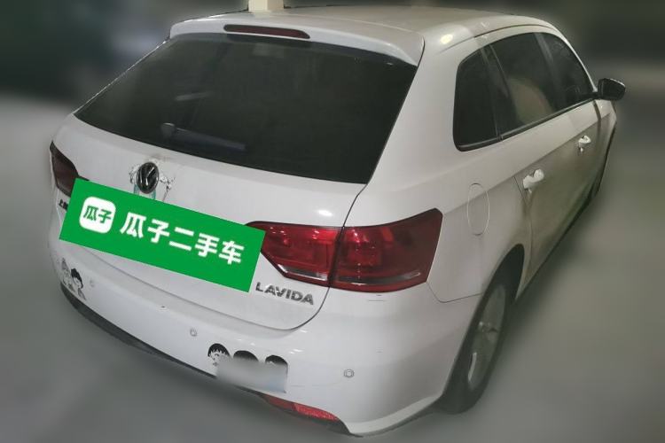 Used Volkswagen Gran Lavida 2013 1.6L Automatic Fashion Model