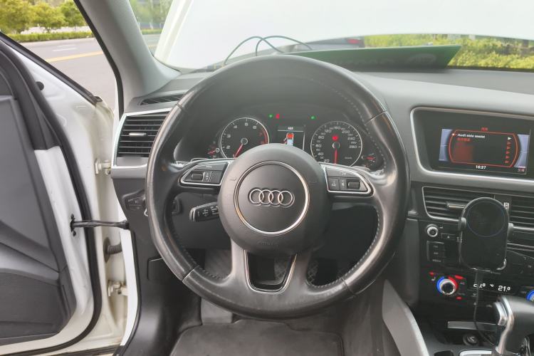 Used Audi Q5 2016 40 TFSI Technology Edition Steering Wheel
