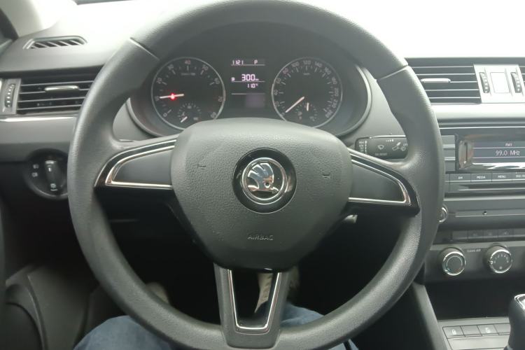 Used Skoda Octavia 2017 Classic Model 1.6L Automatic Comfort Edition