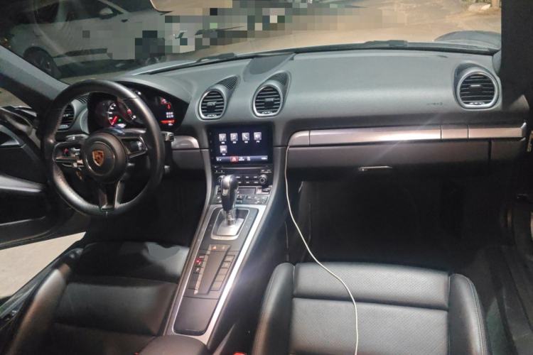 Used Porsche 718 2018 Cayman 2.0T Center Console