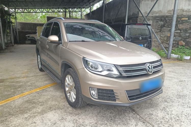 Used Volkswagen Tiguan 2016 300TSI Automatic Two-Wheel Drive Luxury Edition Front Right 45 Deg