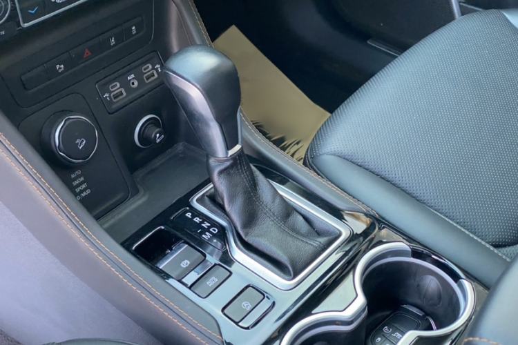 Used Jeep Grand Commander 2018 2.0T Four-Wheel Drive Smart Enjoyment Version China V Emission Standard
