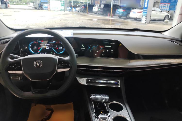 Used CHANGAN Eado 2024 PLUS Blue Whale NE 1.4T GDI DCT High-Energy Edition Center Console