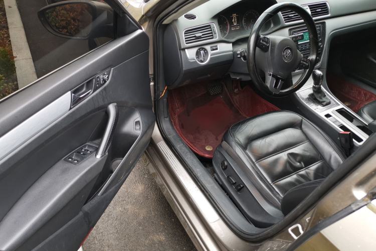 Used Volkswagen Passat 2015 1.8TSI DSG Prestige Edition Driver Seat