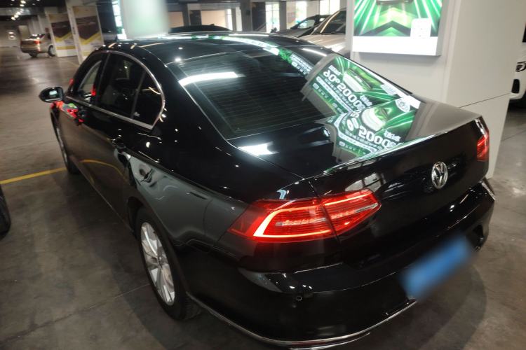 Used Volkswagen Magotan 2018 330TSI DSG Luxury Model Rear Left 45 Deg