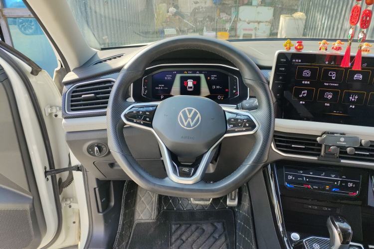 Used Volkswagen Tayron X 2023 330TSI Two-Wheel-Drive Prestige High-Energy Version Steering Wheel