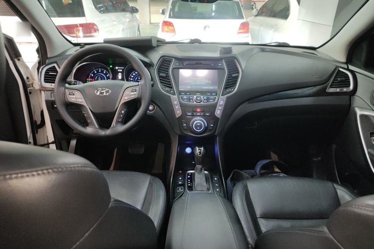 Used Hyundai Santa Fe 2013 2.0T Automatic All-Wheel Drive Top Trim