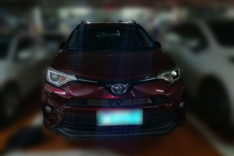 Used Toyota RAV4 2016 2.0L CVT Two-Wheel Drive Fashion Edition China V Standard
