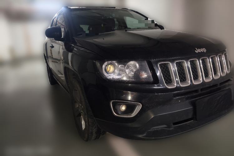 Used Jeep Compass 2014 Revised Version 2.4L Four-Wheel Drive Comfort Edition Front Right 45 Deg