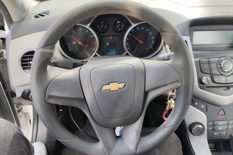 Used Chevrolet Cruze 2012 1.8L SE AT Steering Wheel