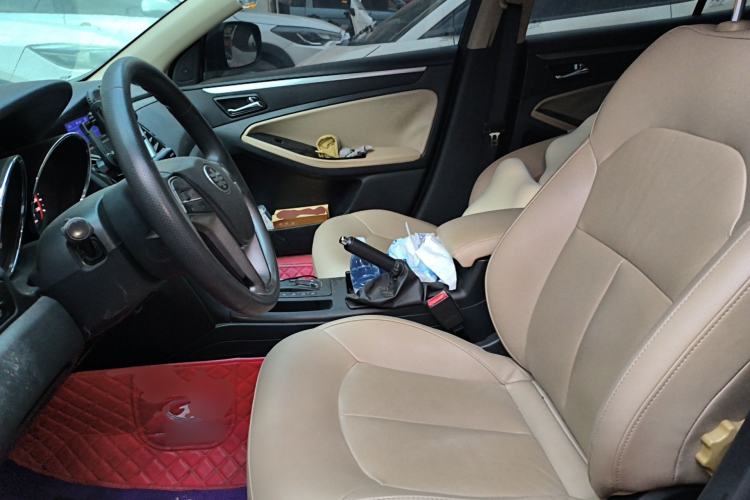 Used Bestune B70 2014 2.0L automatic luxury version Left Front Seat