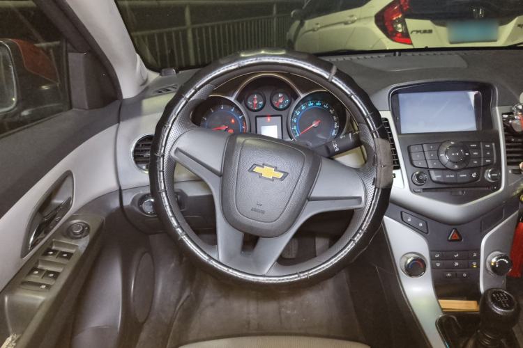 Used Chevrolet Cruze 2012 1.6L SL MT
