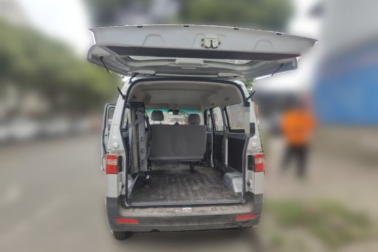 Used Jinbei Hiace X30 2024 1.5L Champion Edition Passenger Vehicle 5/6/7 Seats
