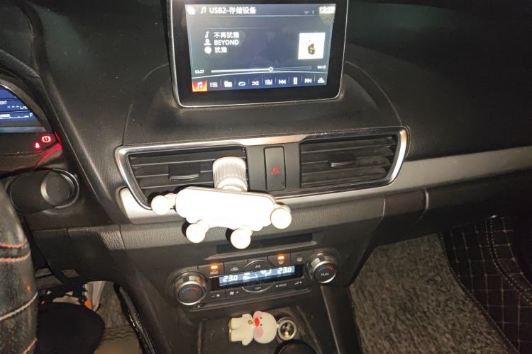 Used Mazda Mazda 3 Axela 2016 Sedan 1.5L Automatic Luxury Model